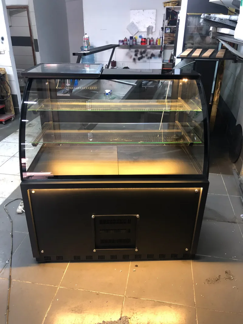 Pasta Dolabı Bombe Camlı Siyah Boyalı 120 cm ''FİYAT SORUNUZ''