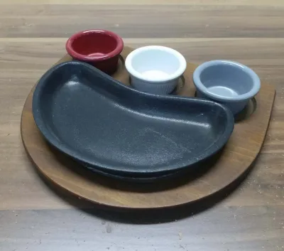 Fajita Sunum Seti - Böbrek Tip Ahşap Sunum Tahtası - Döküm Fajita Tavası