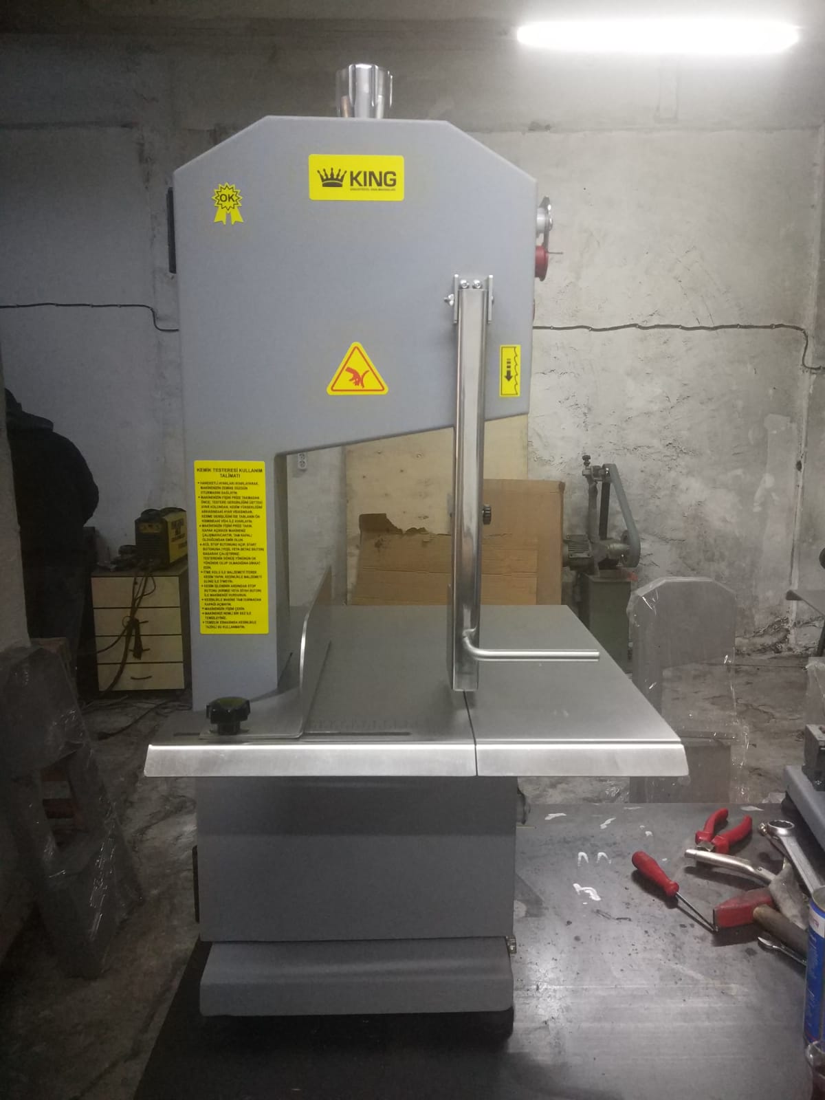 King Et Kemik Testeresi Statik Boyalı Gövde Monofaze 220 V 1.5 KW - 2 BEYGİR