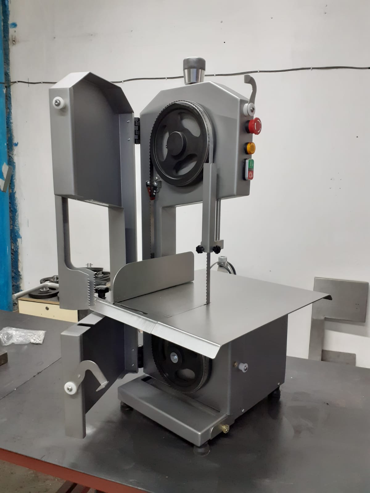 King Et Kemik Testeresi Statik Boyalı Gövde Monofaze 220 V 1.5 KW - 2 BEYGİR