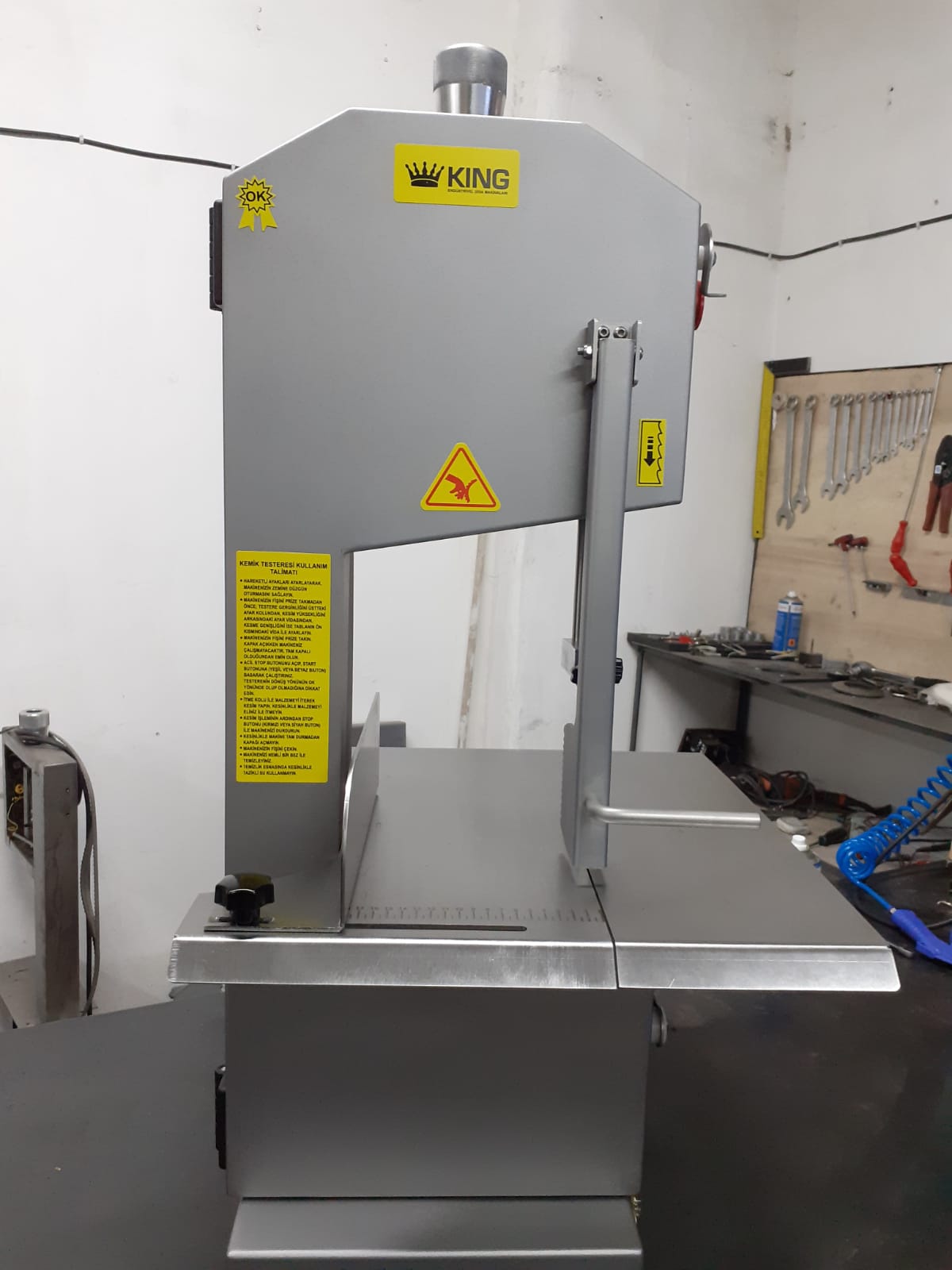 King Et Kemik Testeresi Statik Boyalı Gövde Monofaze 220 V 1.5 KW - 2 BEYGİR